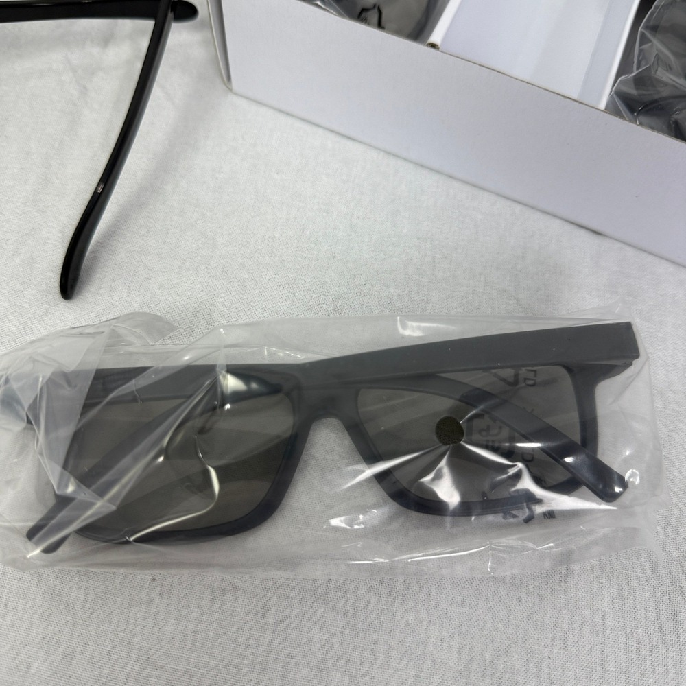 VIZIO RealD 3D Glasses 5 Pairs With Cleaning Cloth New In‎ Box